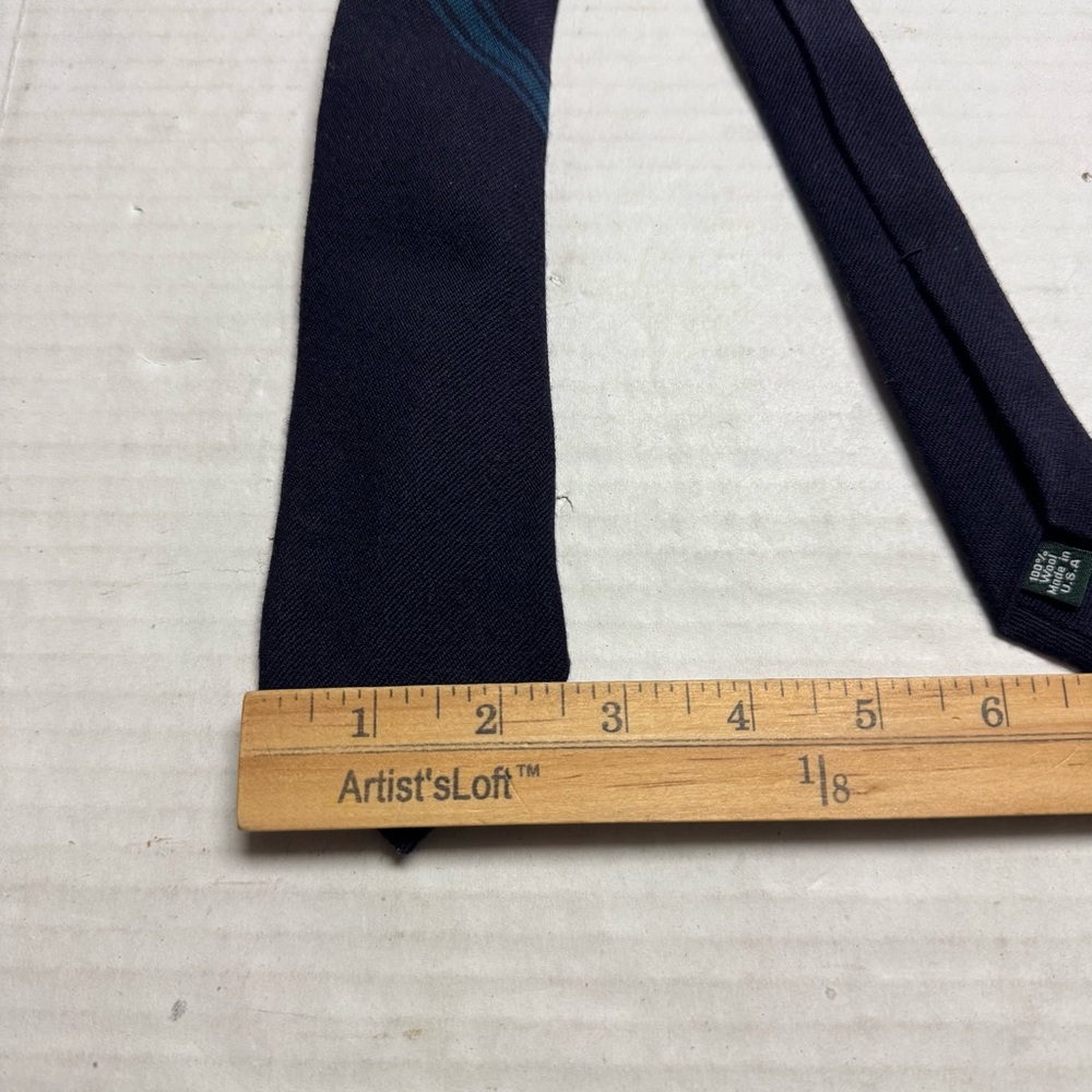 RAG & BONE Men’s Single Stripe Wool Skinny (2.5" wide) Tie in Dark Navy - Picture 4 of 4